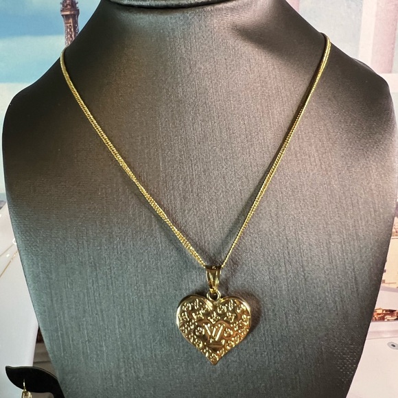 ✅Sold‼️Sale‼️ 18K Real Gold Heart Pendant Necklace - Picture 3 of 6